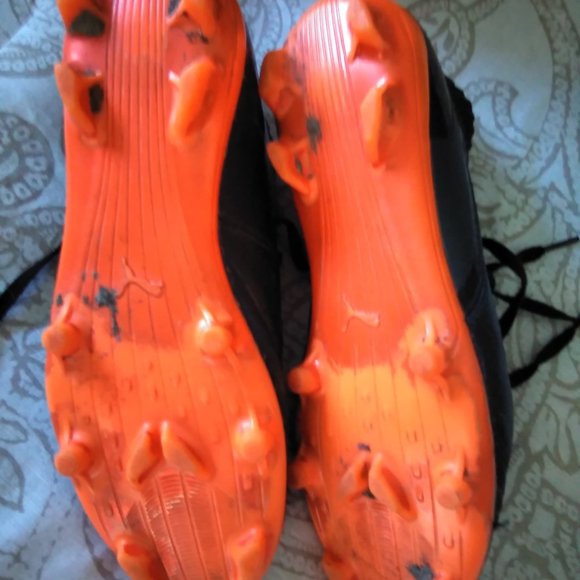 Puma cleats size 5.5 - Picture 6 of 6